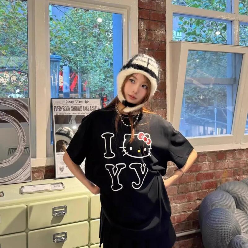 T-Shirt Unisex Sanrio a Manich - Street Fashion Tshirt recensione e prezzo