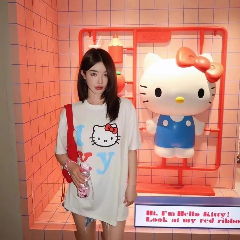 T-Shirt Unisex Sanrio a Manich - Street Fashion Tshirt recensione e prezzo