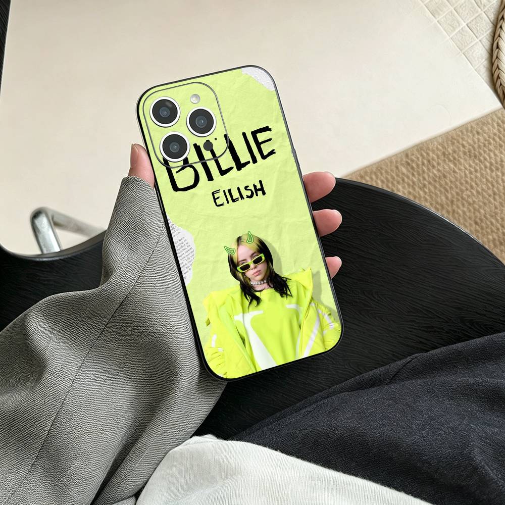Cover Morbida Nera per iPhone  - Street Fashion Store recensione e prezzo